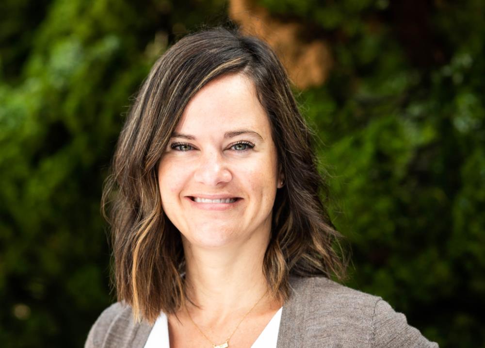  Nicole R. Kint